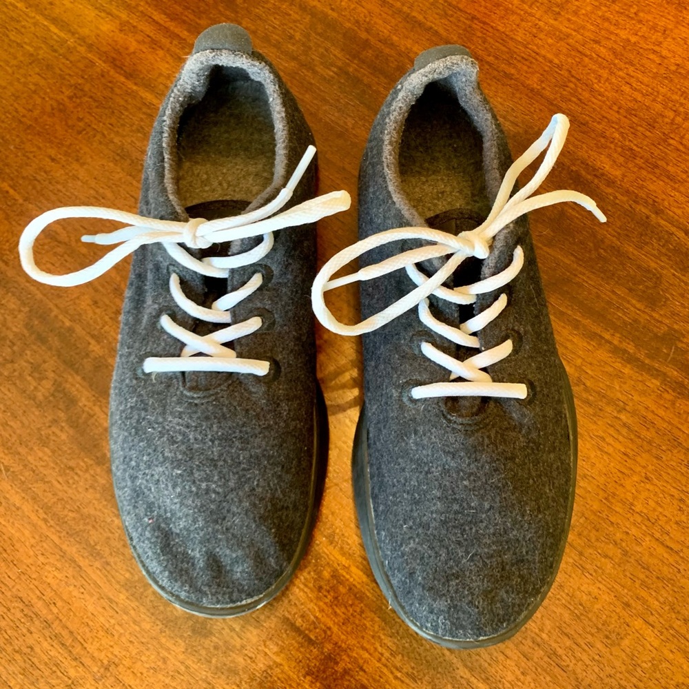 Allbirds Mens Size 9 Wool Runners in Dark Charcoal Gray